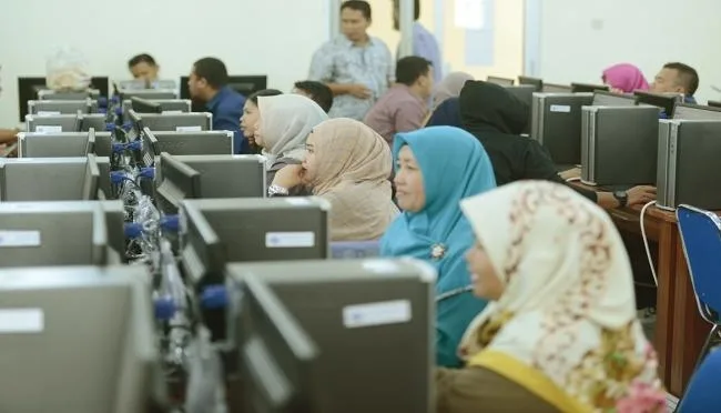 Raih Standar Internasional, 100 Tendik UBB Ikut Tes Sertifikasi Microsoft