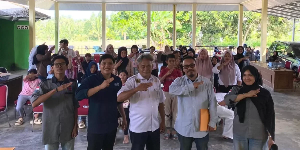 Dorong Capaian SDGs, DPM KM FISIP UBB Gelar Seminar 'Cerdas Berdaya' di Desa Deniang